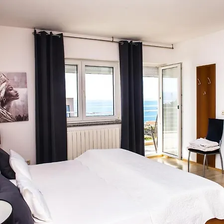 Pensionat And Anka - With Open Jacuzzi Podstrana