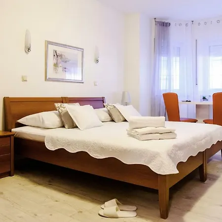 Pensionat And Anka - With Open Jacuzzi 3*