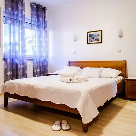 Pensionat And Anka - With Open Jacuzzi Podstrana