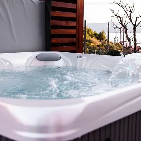 Pensionat And Anka - With Open Jacuzzi Podstrana